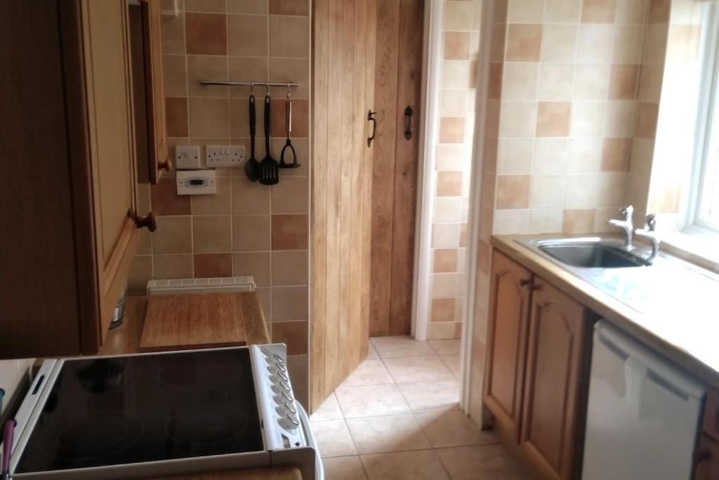 Welcoming Cottage In Chichester Near City Centre Экстерьер фото