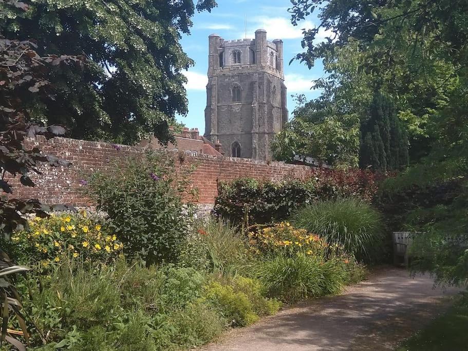 Welcoming Cottage In Chichester Near City Centre Экстерьер фото