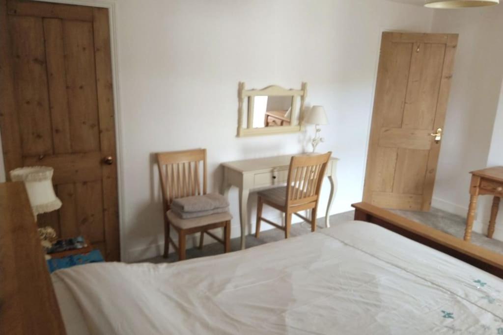 Welcoming Cottage In Chichester Near City Centre Экстерьер фото