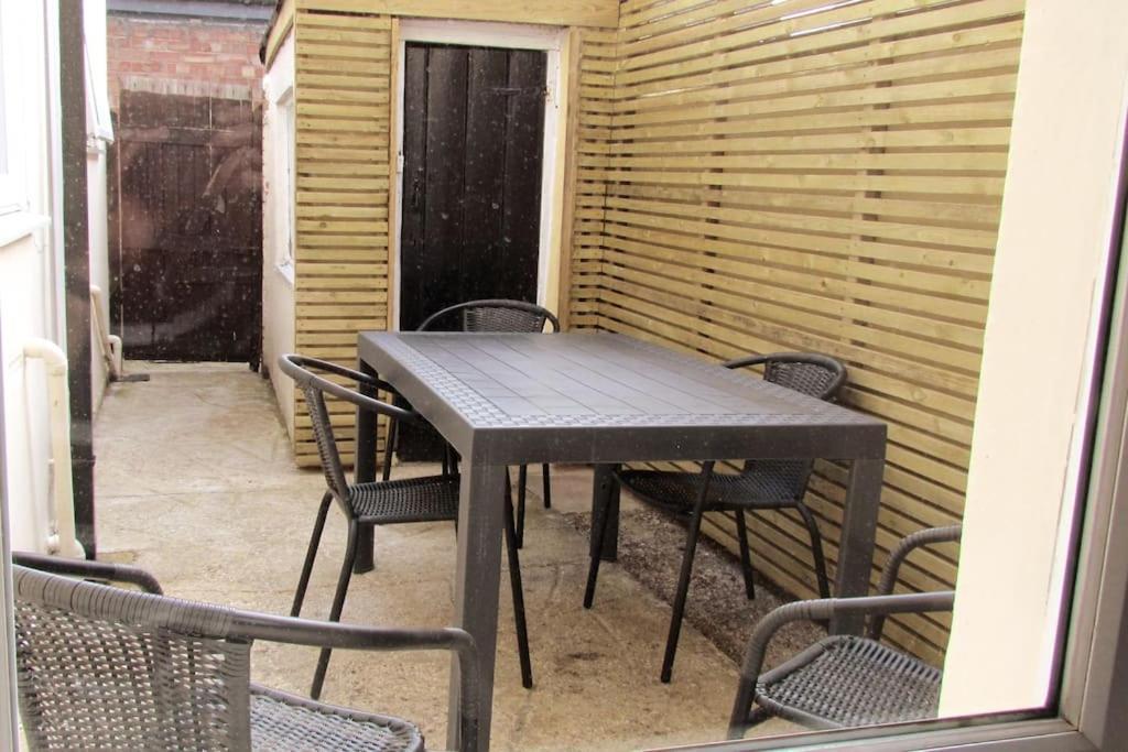 Welcoming Cottage In Chichester Near City Centre Экстерьер фото